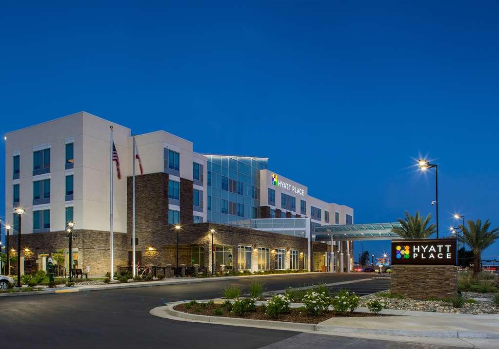 Hyatt Place Delano Kültér fotó